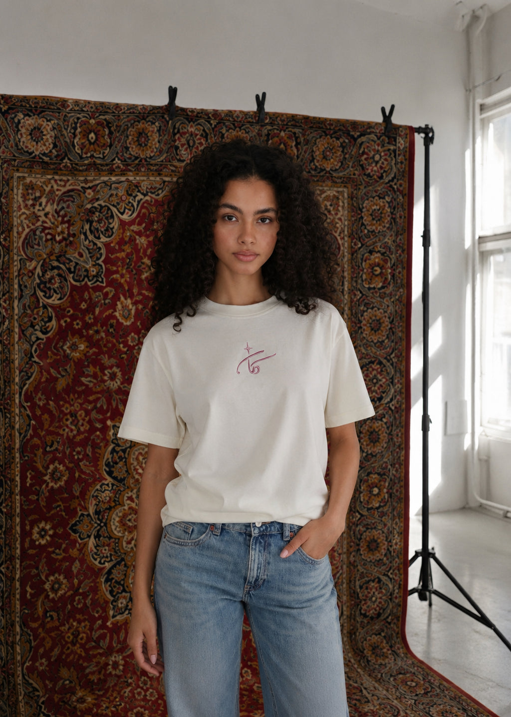 OM KHALTOUHM WHITE TEE