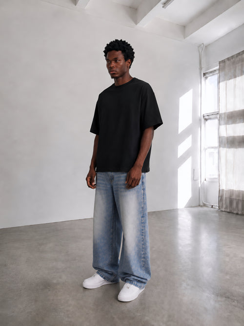 BLACK BASIC TEE