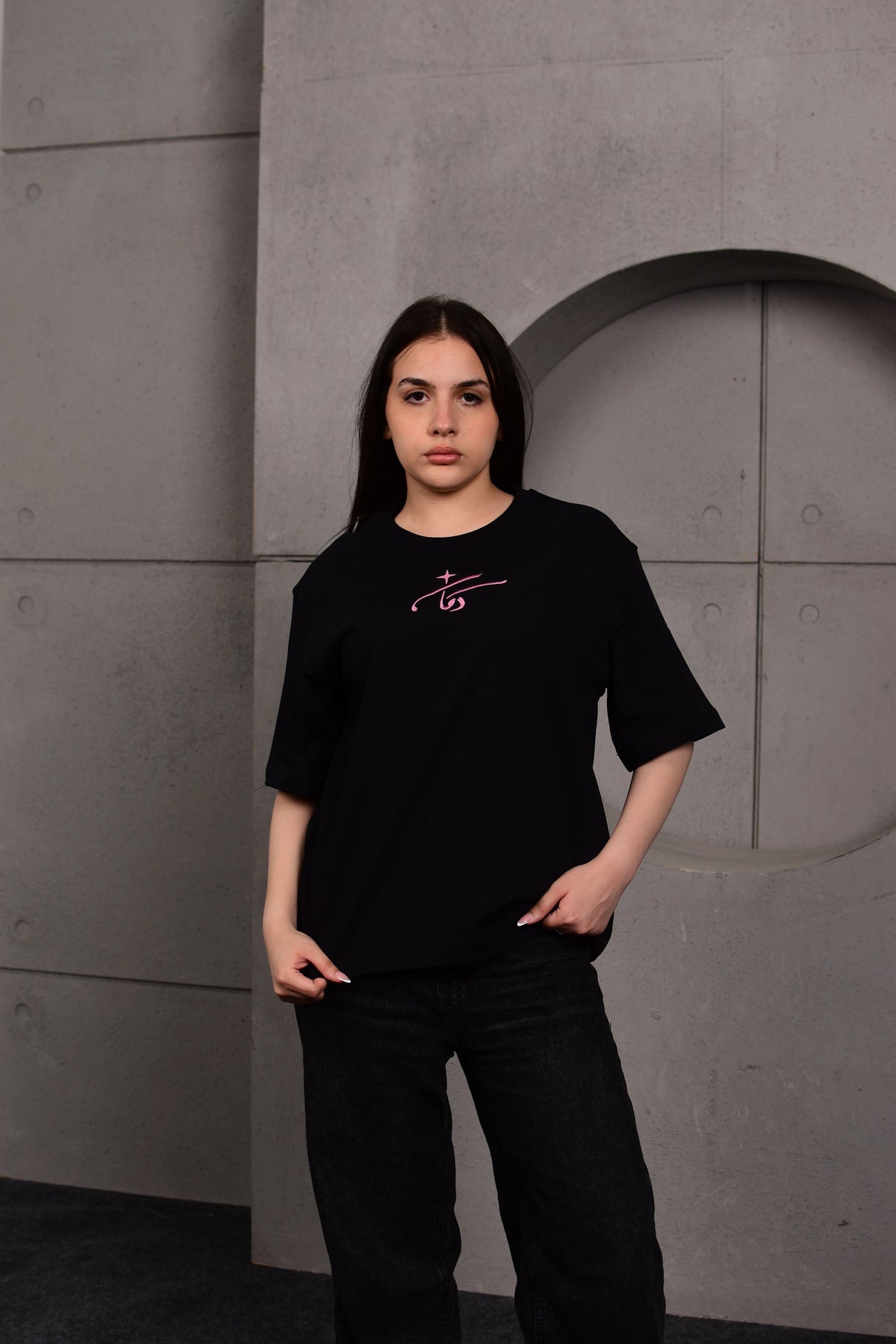 OM KALTHOUM BLACK TEE