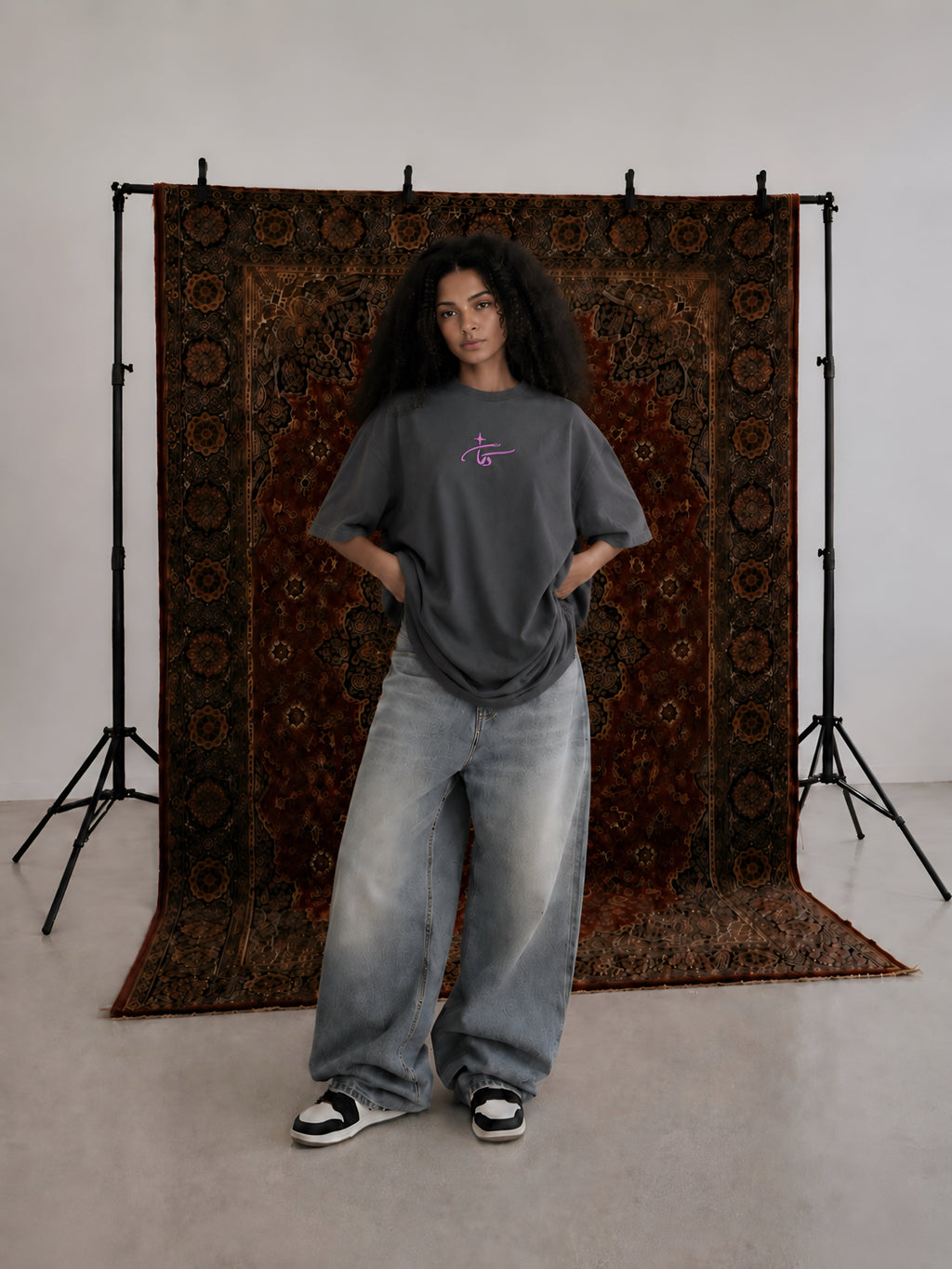 OM KHALTOUHM GRAY TEE